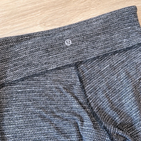Lululemon Wunder Under Pant lll Black And White Leggings Size 6 - Picture 3 of 4
